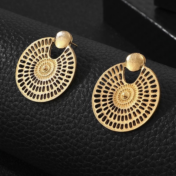 Hollowed Round Circle Stud Drop Earrings - Picture 5 of 5